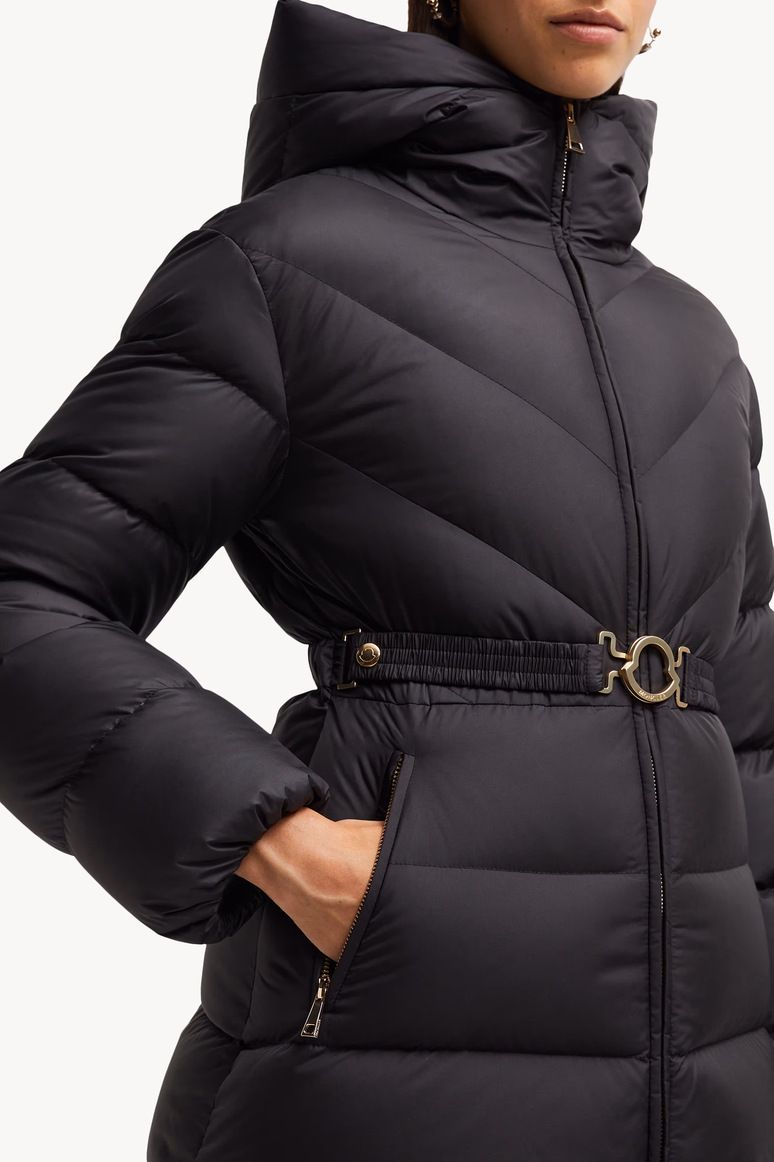 Doudoune courte Brosse à capuche et matelassage diagonal Noir Moncler 6